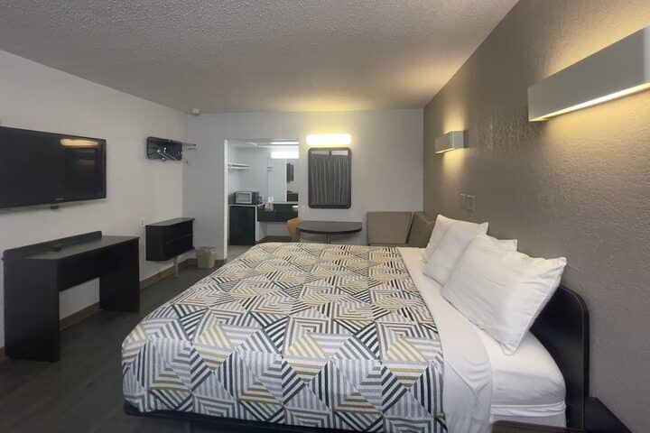 Room 5 of 21