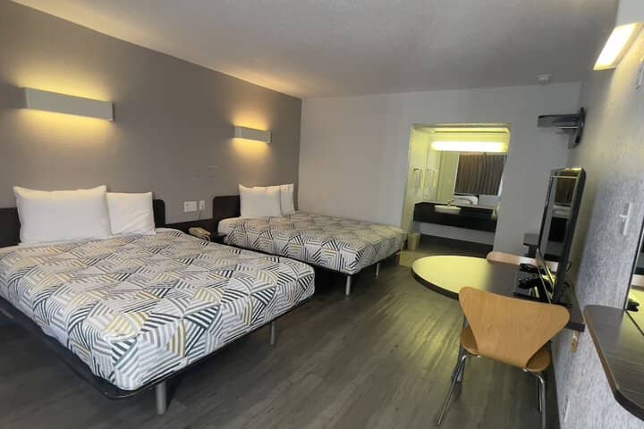 Room 8 of 21